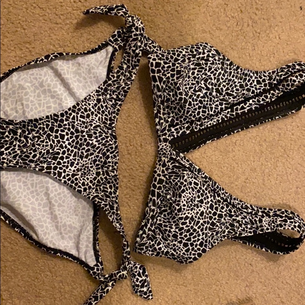 2 piece Fredericks swimsuit size small